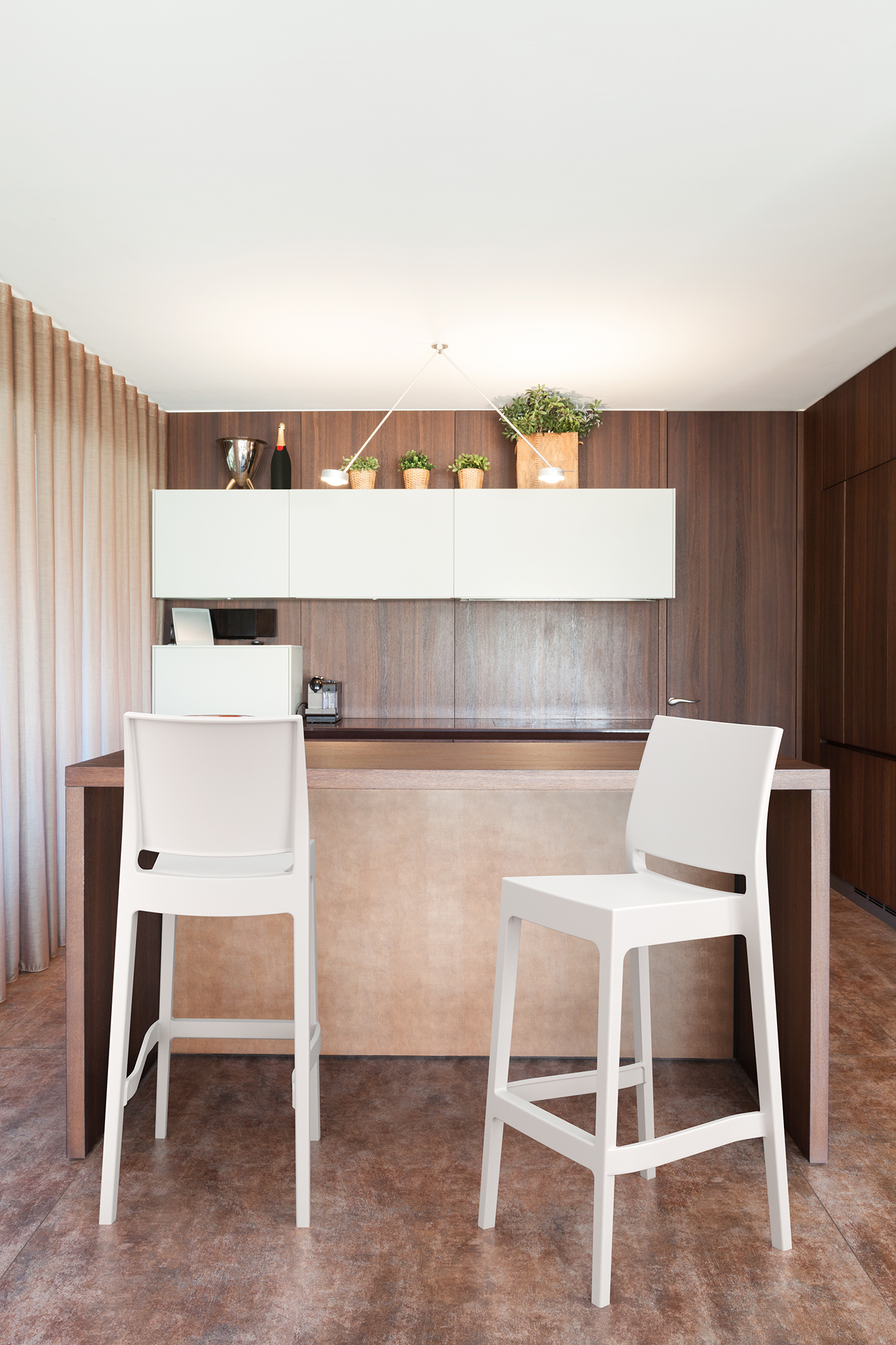 Maya Barstool 75 - Image 3